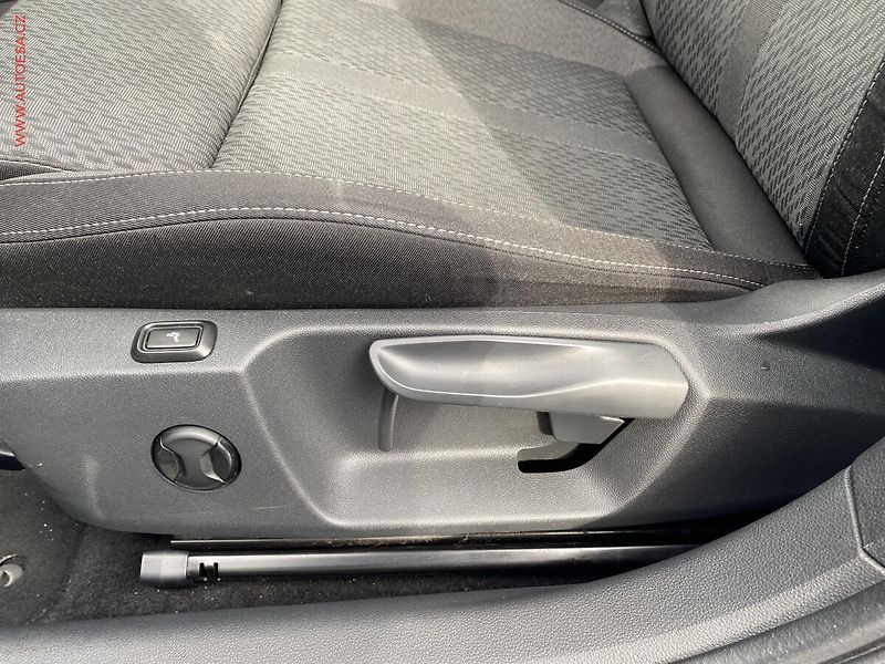 Škoda Octavia (2020) 2.0 TDi, ČR, Style, LED, navi - fotka 15 z 21