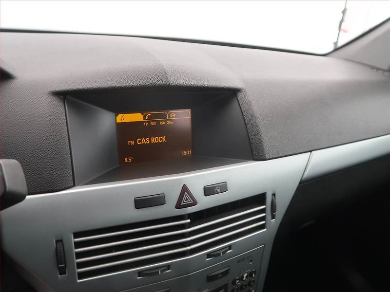 Opel Astra (2010) 1.7 CDTI, jezdí výborně - fotka 14 z 14