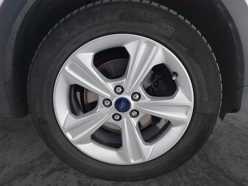 Ford Kuga (2016) 1.5 EcoBoost, Tempomat - fotka 15 z 18