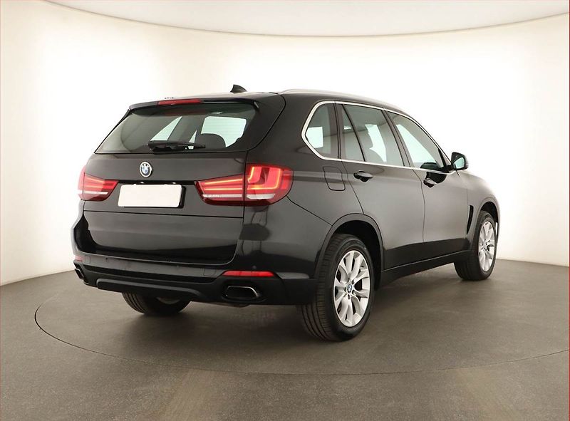 BMW X5 (2015) xDrive40d, 4X4, Automat, Kůže - fotka 5 z 19