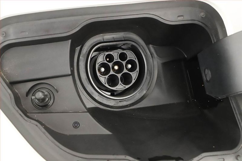 Toyota C-HR (2025) 2.0 Plug-in - fotka 23 z 24