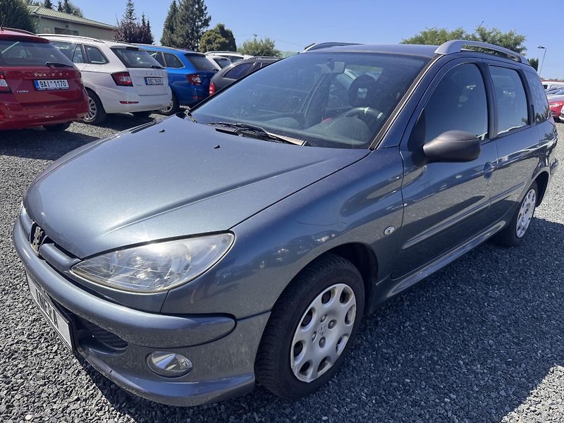 Peugeot 206 1.4i, 55 kW,sw,1.Majitel - fotka 3 z 20