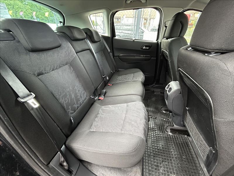 Peugeot 3008 1,6 HDi  Tažné,ALU,Klimatizace - fotka 31 z 43
