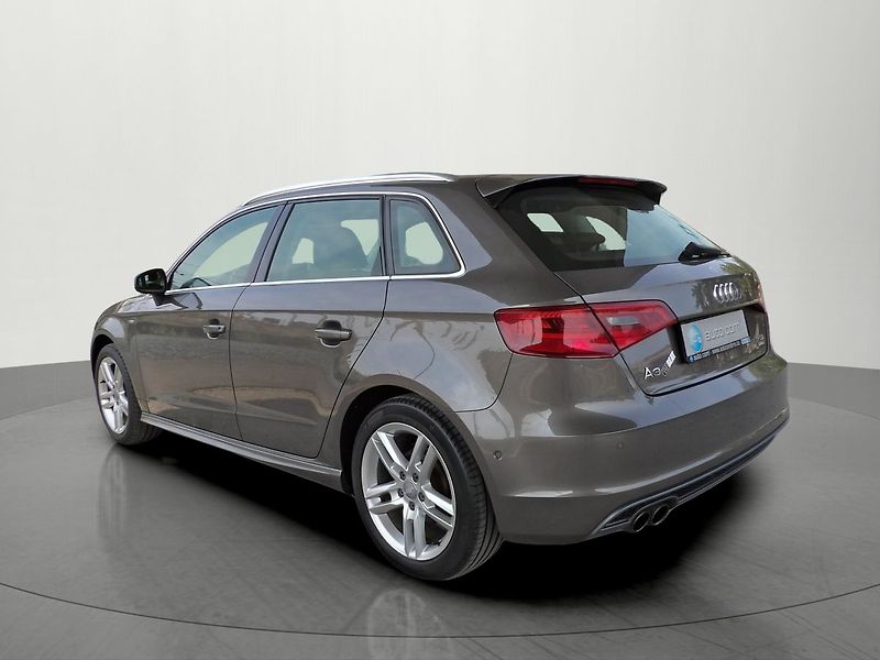 Audi A3 1.4TSI 110kW DSG Sline Xenon - fotka 3 z 26
