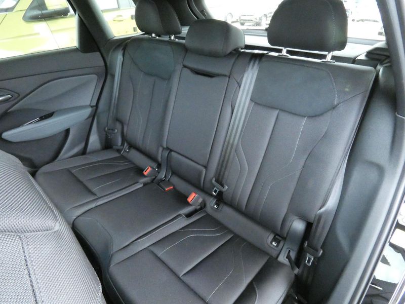 Audi Q3 (2026) S-Line e-hybrid 200 kW - fotka 23 z 29