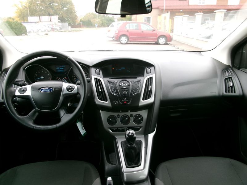 Ford Focus 1,0 ECOBOOST AC ROZVODY - fotka 14 z 28