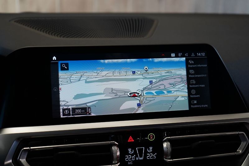 BMW M4 Competition xDrive Convertible - fotka 37 z 45
