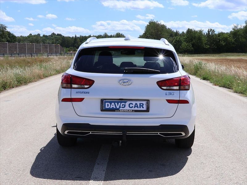 Hyundai i30 1,5 T-GDI 117kW Family Smart - fotka 6 z 33