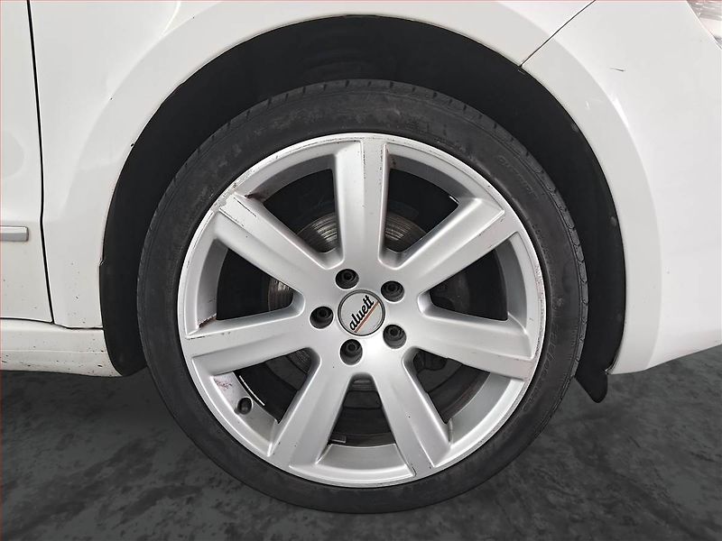 Škoda Superb (2011) 1.6 TDI, Tempomat - fotka 14 z 16
