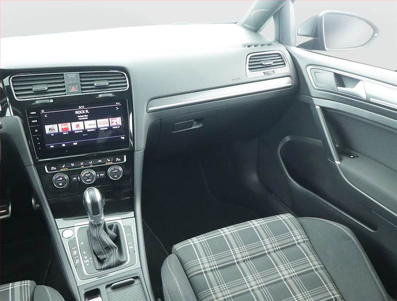 Volkswagen Golf (2017) 2.0 TDI GTD, Automat - fotka 8 z 25