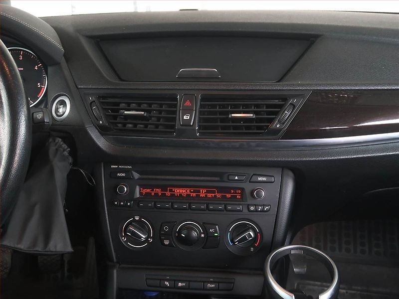 BMW X1 (2014) sDrive16d, Park. senzory - fotka 12 z 15