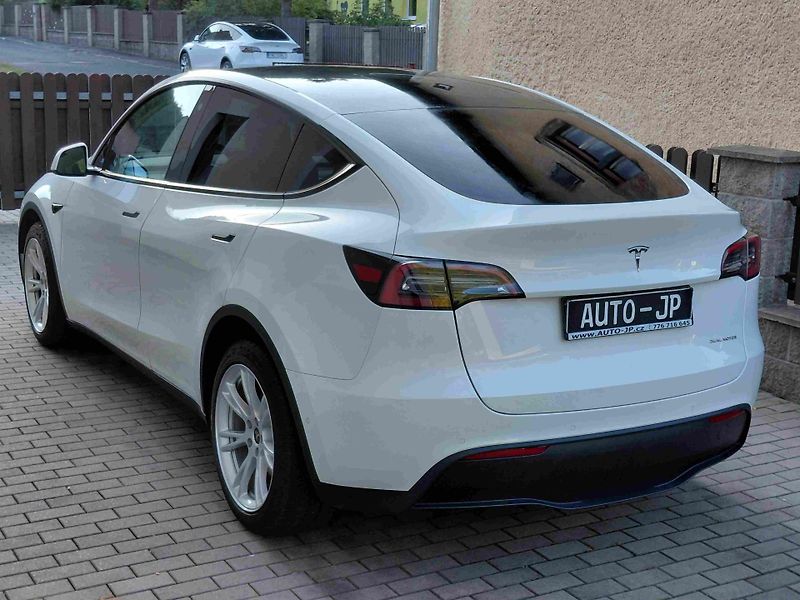 Tesla Model Y (2022) AWD Long Range  ACC  LED  NAVI - fotka 5 z 11