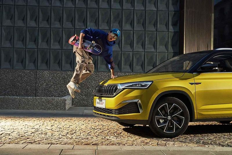 Škoda Kamiq GT je delší a má dynamičtější tvar.
