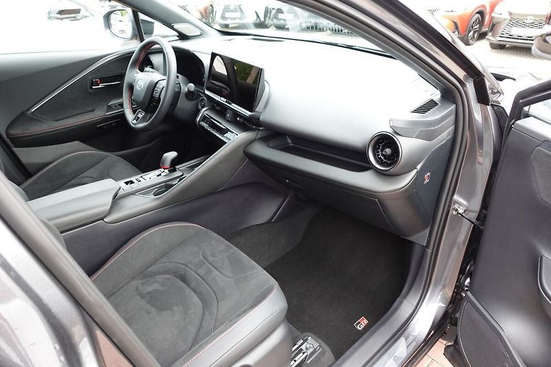 Toyota C-HR 2.0 HEV (4x4) GR SPORT Premier - fotka 14 z 36