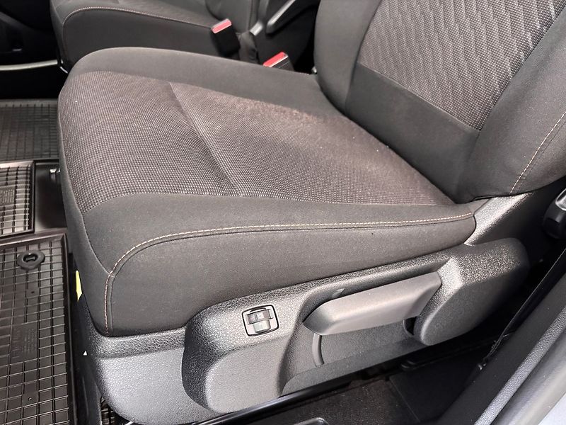 Toyota ProAce Verso 2.0 CDTI FAMILY LONG - fotka 13 z 33