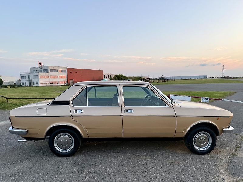 Fiat 132 1800 GLS 5 rychlostí REZERVACE - fotka 6 z 17