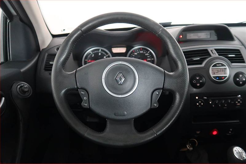 Renault Mégane (2009) 1.5 dCi, nová STK, Klima - fotka 15 z 19