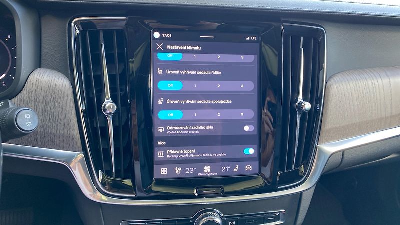 Volvo V90 Cross Country Pro, B4 AWD, 145 - fotka 20 z 41