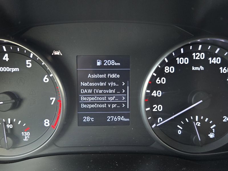 Hyundai i30 (2023) Comfort 1.5i 81kw, serv. kniha - fotka 17 z 24