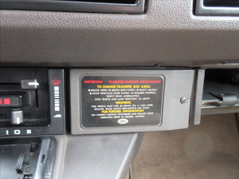 Land Rover Range Rover 3,9 i V8 EFi ,3d,manuál  Class - fotka 19 z 28
