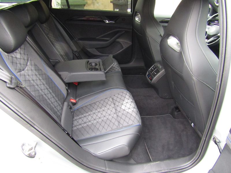 Volkswagen Passat Variant (2024) 2.0 TDI 110kW DSG ACC - fotka 29 z 47