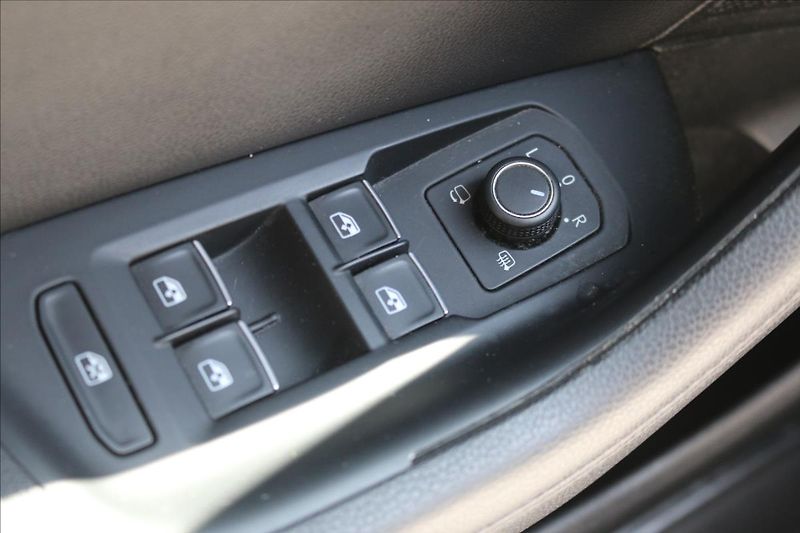 Volkswagen Passat 2,0 TDi,DSG, 4x4 ALLTRACK - fotka 16 z 46