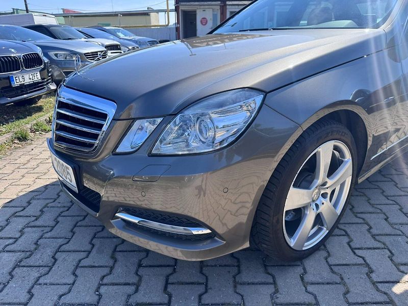 Mercedes-Benz Třídy E (2010) 200 CGI 1,8 135 KW AVANTGARDE - fotka 9 z 50