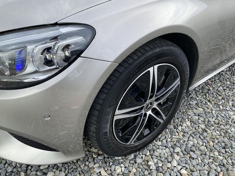 Mercedes-Benz Třídy C C 400 COUPE 4MATIC 51.000KM - fotka 19 z 149
