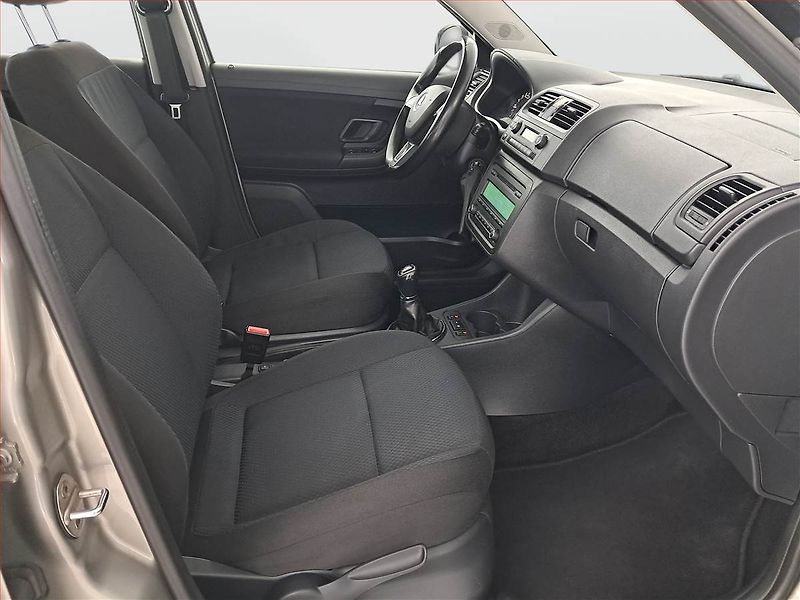 Škoda Fabia (2014) Elegance 1.6 TDI, Tempomat - fotka 9 z 15