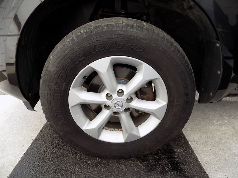 Nissan Pathfinder (2008) 2.5DCi/4x4/7.Míst/ - fotka 35 z 37