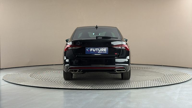 Škoda Octavia 2.0 TDI DSG RS - fotka 5 z 33