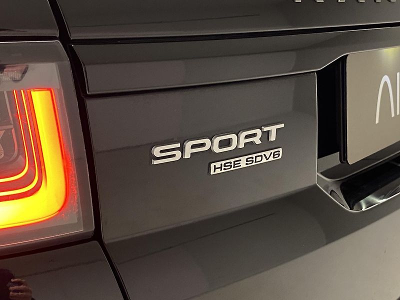 Land Rover Range Rover Sport 3.0 SDV6 HSE AWD REZERVACE - fotka 35 z 53