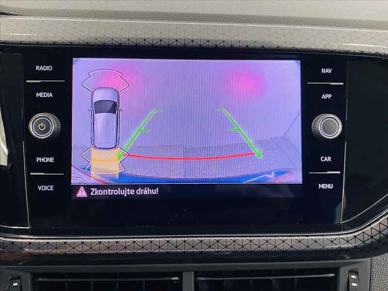 Volkswagen T-Cross 1,0 TSI DSG  81kW Highline - fotka 16 z 23