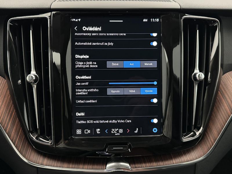 Volvo XC60 T8 AWD RECHARGE BRIG REZERVACE - fotka 43 z 48