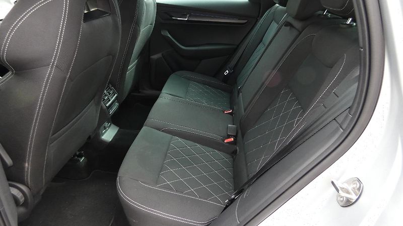Škoda Karoq 1,5 TSI Sportline DSG - fotka 20 z 25