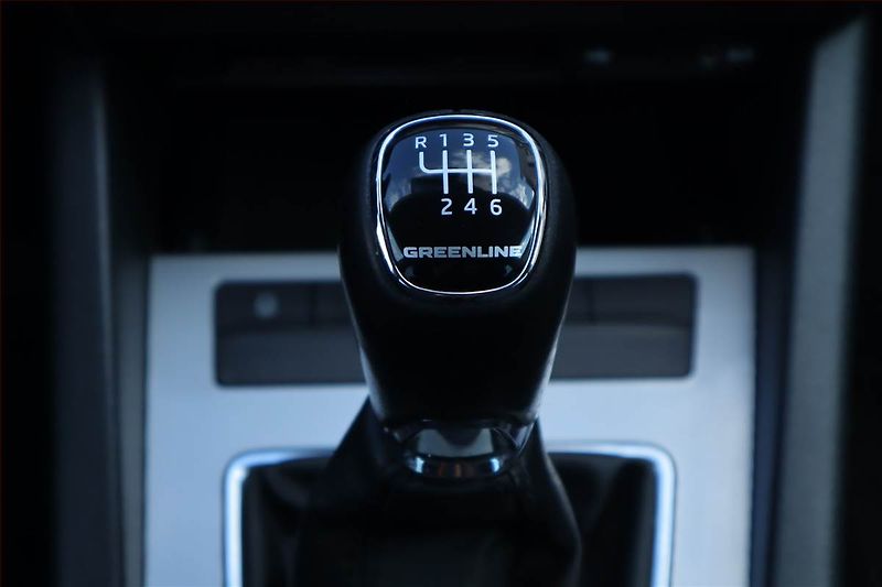 Škoda Octavia (2015) 1.6 TDI, Tempomat - fotka 20 z 21