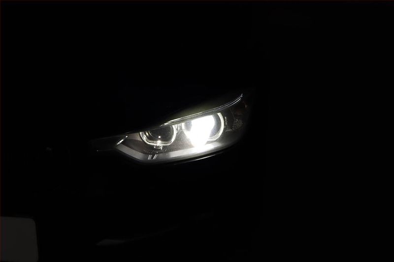 BMW Řada 3 (2015) 318 d, Automat, Serv.kniha - fotka 25 z 27