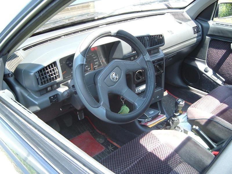 ZKUŠENOSTI UŽIVATELE: Peugeot 405 Mi16