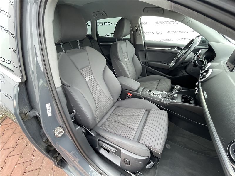 Audi A3 1,4 tfsi S-line 110kw S-tronic - fotka 23 z 25