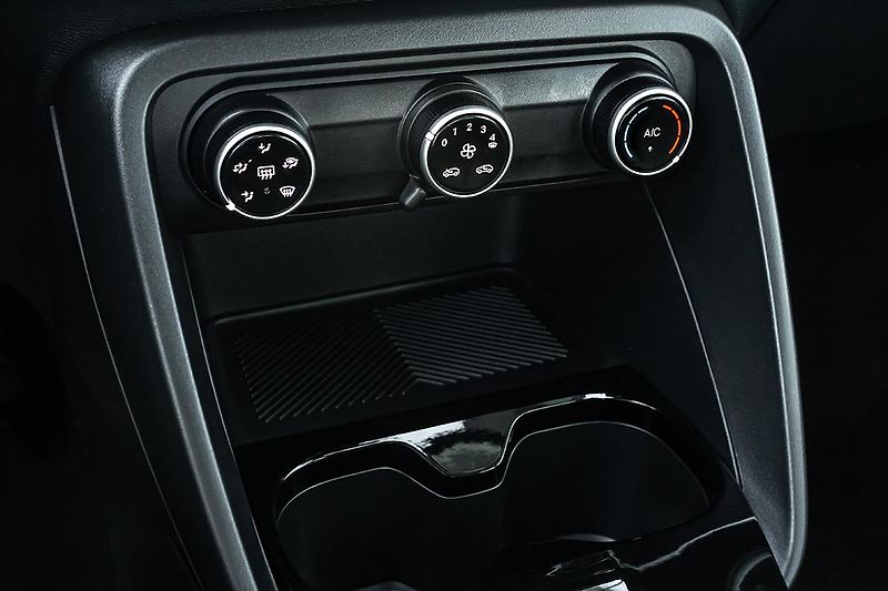 Citroën C3 (2026) 1,2 MAX Hybrid 110k Aut+ZIMA - fotka 18 z 20