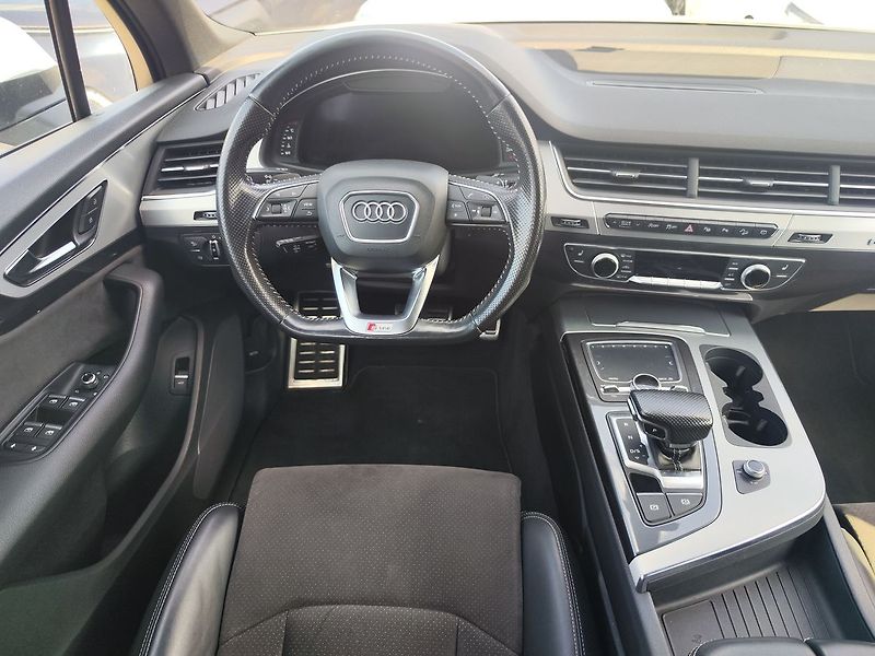 Audi Q7 3.0 TDI/200kW S-Line ČR Quattr - fotka 18 z 41