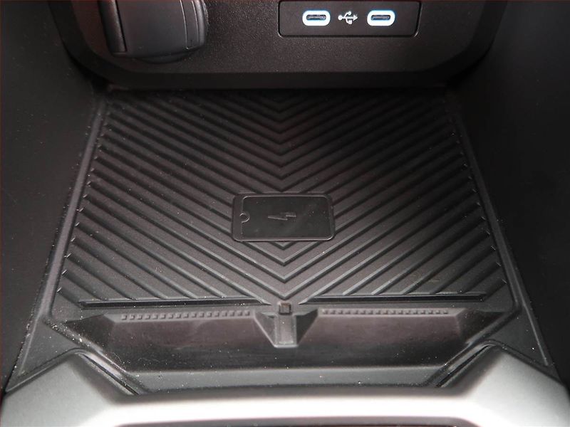 Dacia Duster (2025) Journey 1.6 Hybrid - fotka 17 z 20