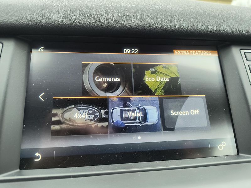 Land Rover Discovery Sport 2.0 TD4 4X4 NAVI/AC/KAMERA/ALU - fotka 36 z 43