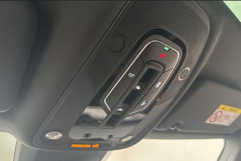 Audi SQ8 e-tron quattro Tažné Pano 360k - fotka 24 z 34