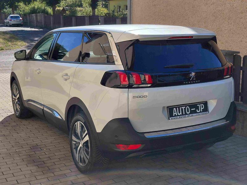 Peugeot 5008 1,2PT EAT8 ALLURE - fotka 5 z 21