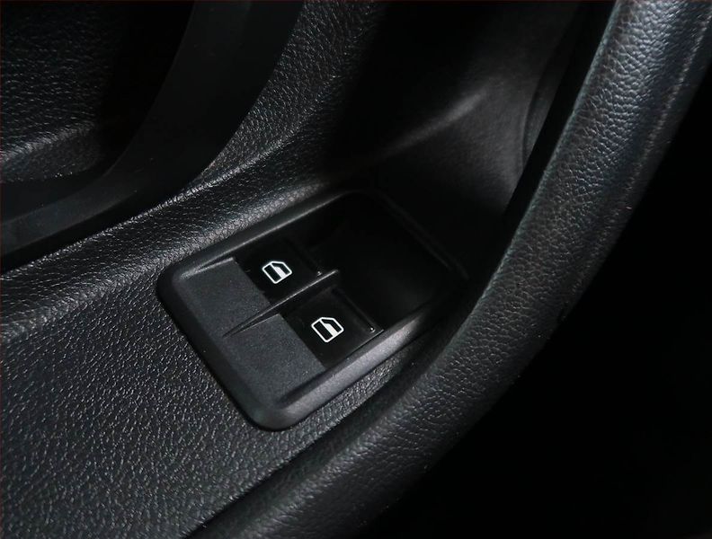 Škoda Fabia (2013) 1.2 12V, po STK, slušný stav - fotka 15 z 15
