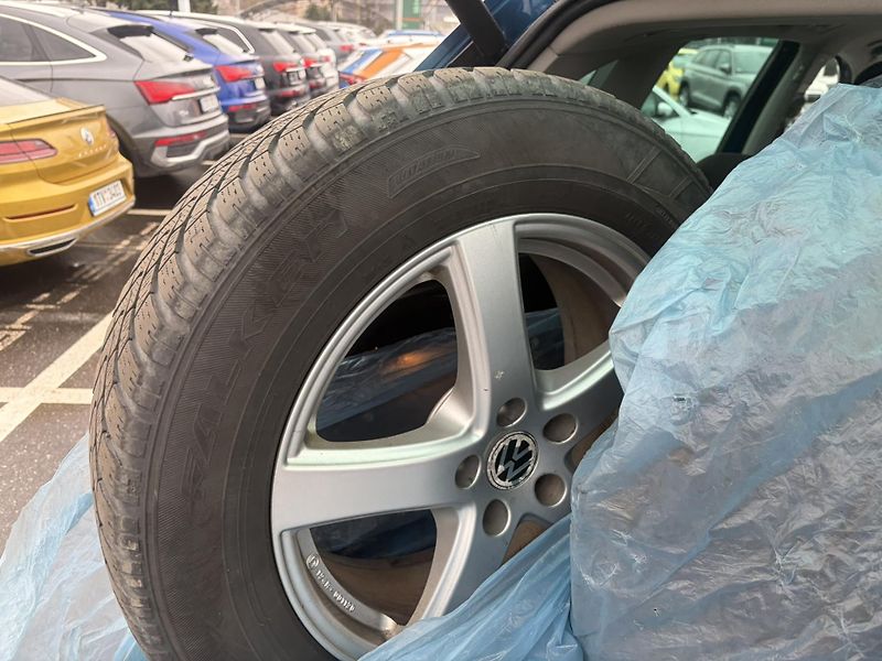 Volkswagen Tiguan 2,0 TDI 6G SCR - fotka 19 z 24