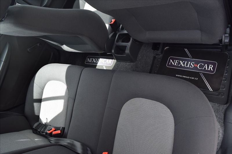 Škoda Fabia 1,4 i 55KW NOVÁ STK AUTOMAT - fotka 20 z 44