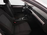 Volkswagen Passat (2020) 2.0 TDI, Automat, Navi - náhled 9