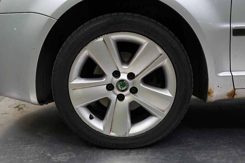 Škoda Superb - fotka 10 z 25